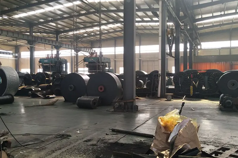 Proseso ng Produksyon ng Rubber Conveyor Belts